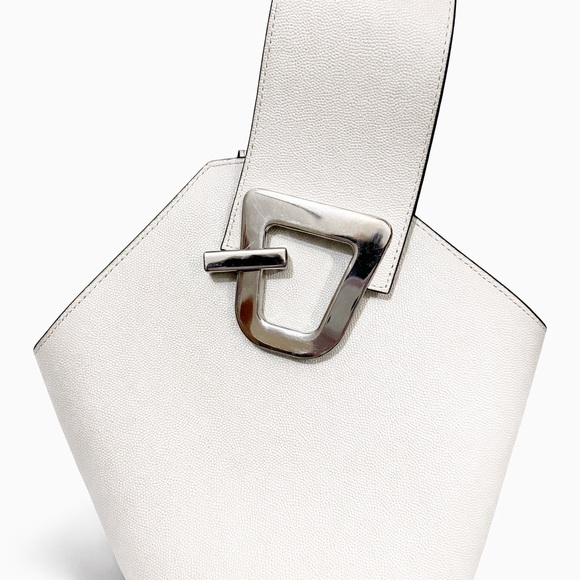 Chic White Shoulder Bag with Silver Detail